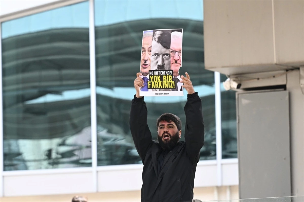 Almanya Cumhurbaşkanı İstanbul’da protesto edildi
