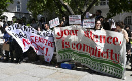 Filistin destekçileri Berlin Teknik Üniversitesi kampüsünde gösteri düzenledi