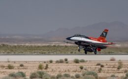 ABD Hava Kuvvetleri Genel Sekreteri ilk yapay zeka donanımlı F-16 savaş uçağıyla uçtu 