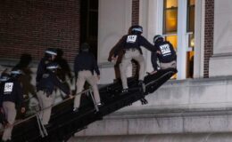 Filistin’e destek protestolarının sürdüğü Columbia Üniversitesi’ne polis müdahalesi