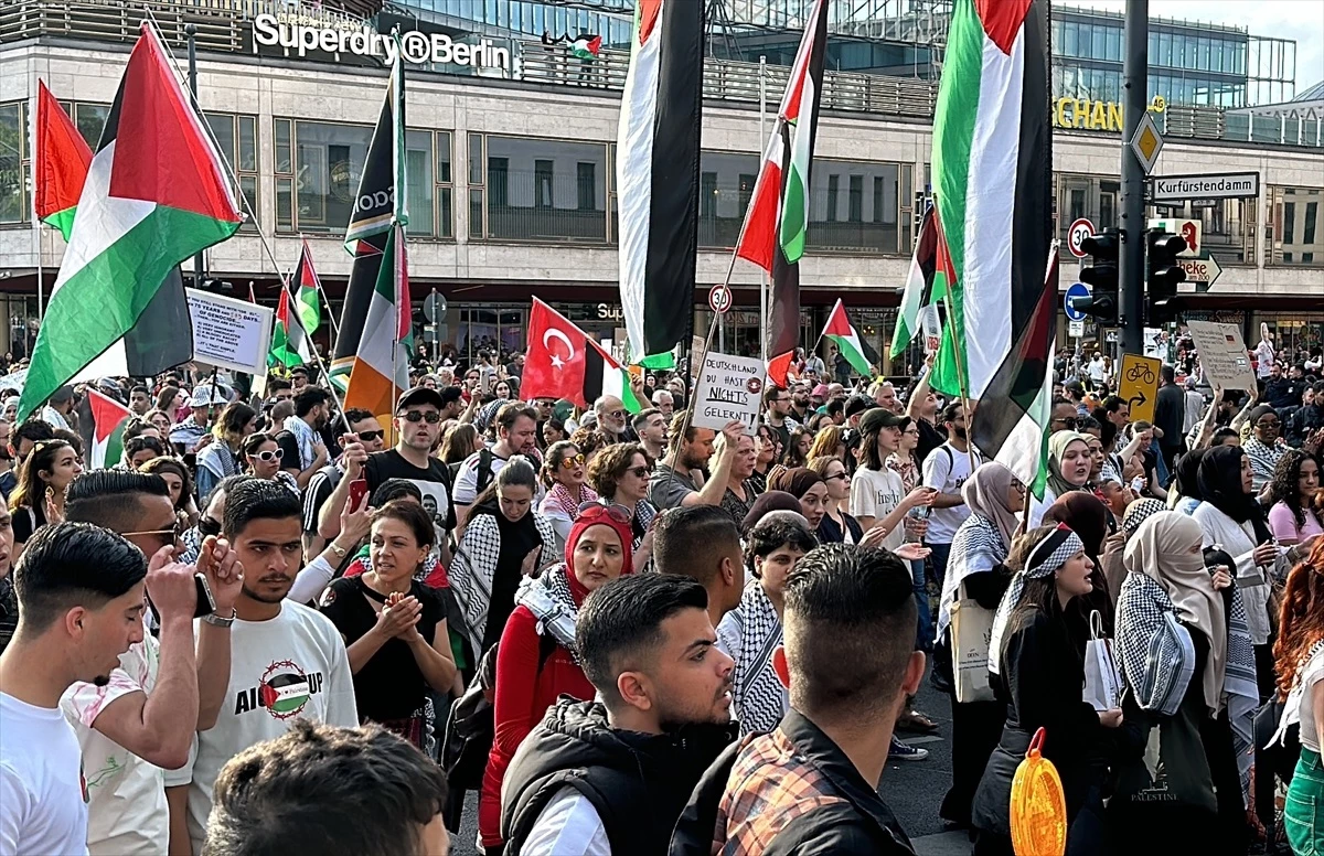 Berlin’de Filistin’e Destek Gösterisi Düzenlendi