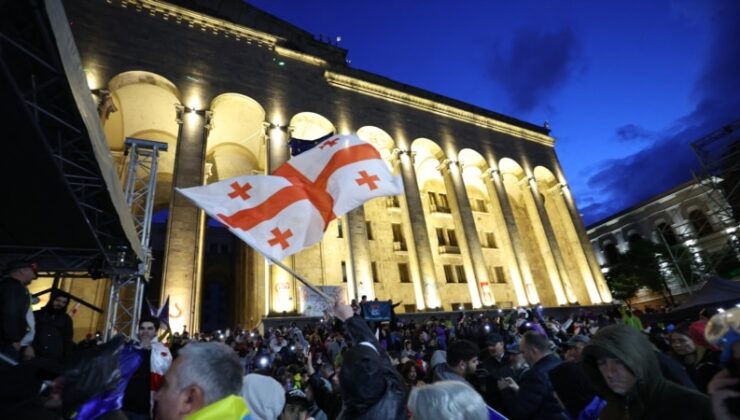 Gürcistan Parlamentosu protestolara rağmen “yabancı ajan” yasa tasarısını onayladı