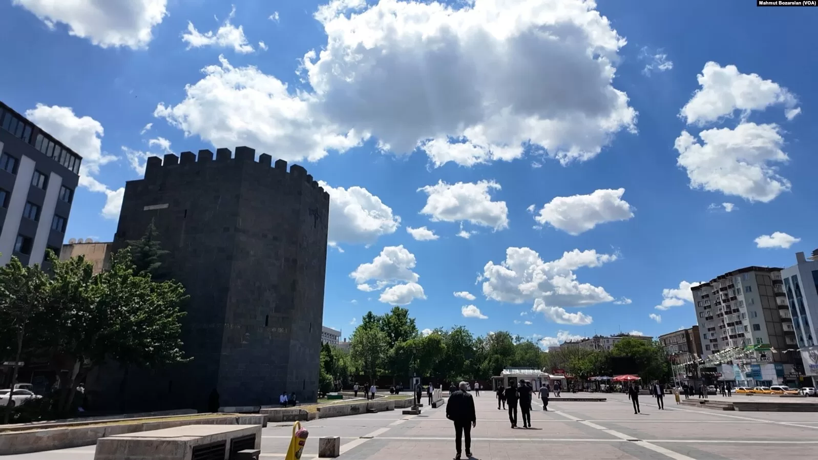 Diyarbakır’da “İsrail’e tepki” gösterisinden sonra işyerlerine yapılan müdahalelerle ilgili 16 gözaltı 