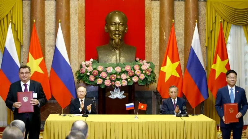 Vietnam’ı ziyaret eden Rusya Cumhurbaşkanı Putin “stratejik ortaklığı” güçlendirme çağrısı yaptı