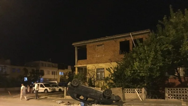 Suriyelilerin yaşadığı mahallede bazı iş yerleri ve araçlar ateşe verildi