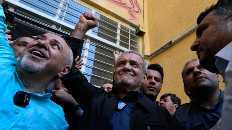 İran’da reformist Pezeşkiyan Cumhurbaşkanlığı Seçimleri’nde galip geldi