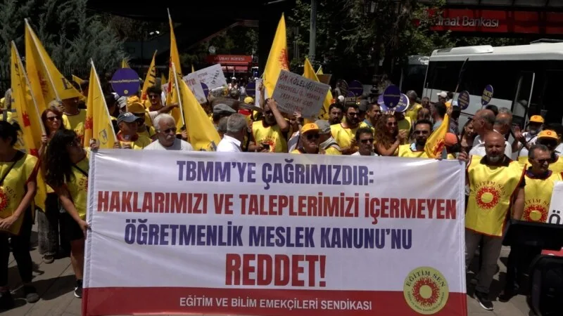 Öğretmenlik Meslek Kanunu’na karşı eğitimciler meydanlarda