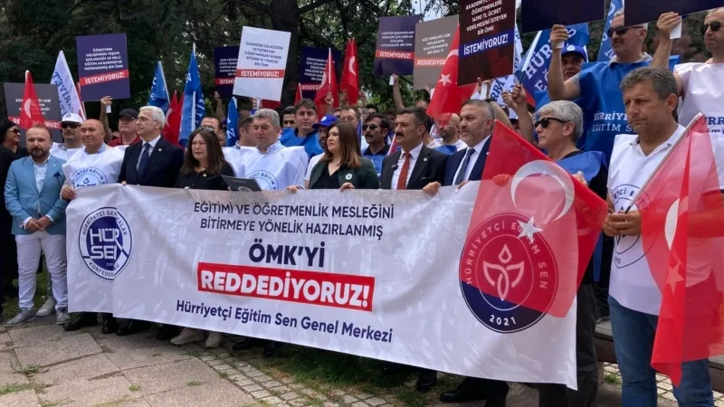 Öğretmenlik Meslek Kanunu’na karşı TBMM’de tepki, sokakta protesto sürüyor