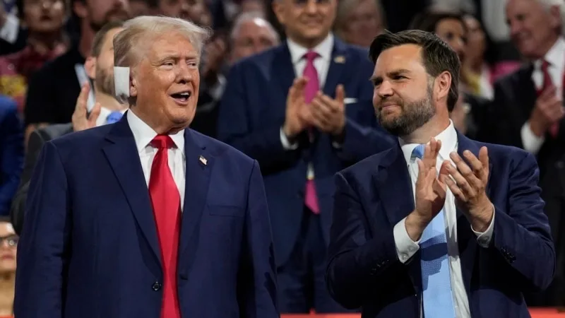 Trump, Başkan Yardımcısı adayı J.D. Vance ile Cumhuriyetçi Parti Ulusal Kurultayı’nın ilk gecesine katıldı