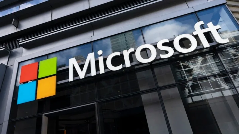 Microsoft kullanıcıları bankaları, hastaneleri, havayollarını ve medyayı etkileyen yaygın kesintiler bildiriyor