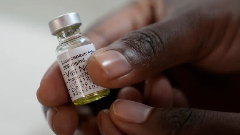 “Yılda iki kez yapılan aşının HIV’e karşı yüzde 100 etki sağlaması olağanüstü bir gelişme”