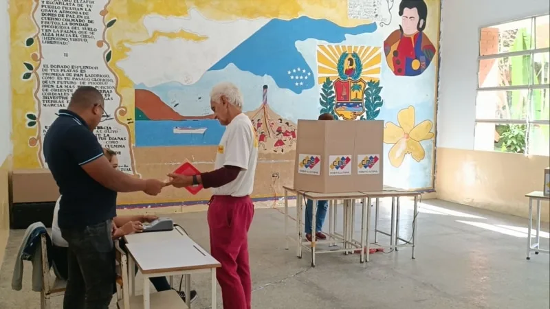 Venezuela’da halk başkanlık seçimi için sandık başında