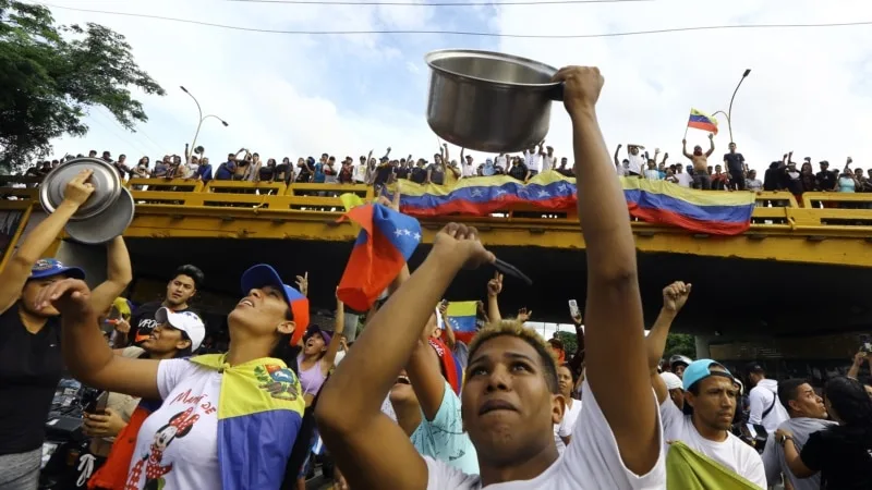 Venezuela’da seçimin ardından sokaklar yine karıştı