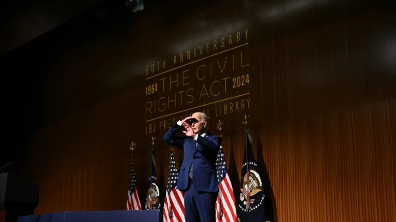 Biden “demokrasi” ve “hukukun üstünlüğü” ilkelerini vurgulamaya devam ediyor