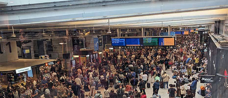 Olimpiyatlara ev sahipliği yapan Fransa’da açılış öncesi tren hatları devre dışı kaldı