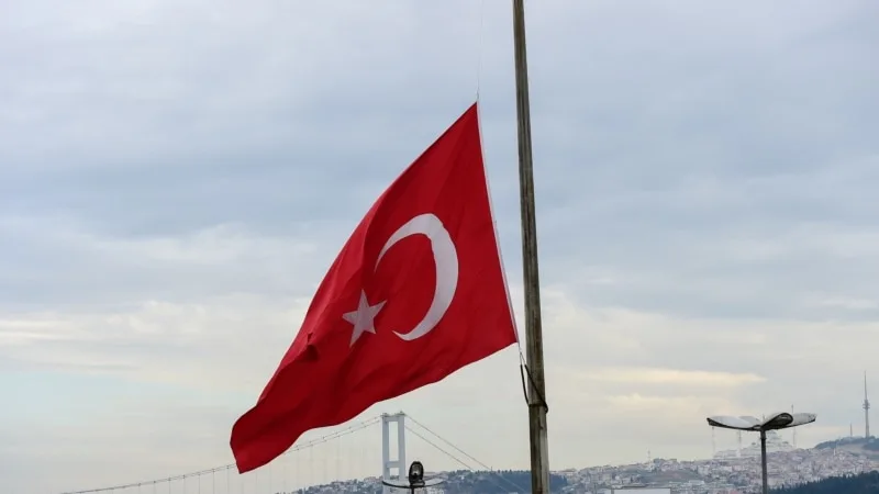 Türkiye ile İsrail arasında “Haniye için yarıya indirilen bayrak” krizi