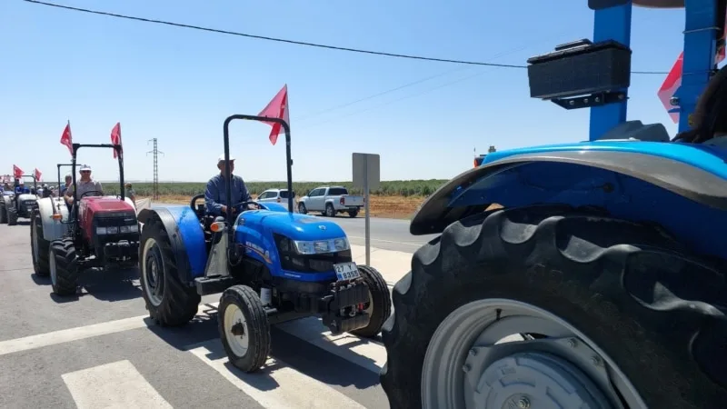 Antep fıstığı üreticilerinden düşük fiyatlara traktörlü protesto