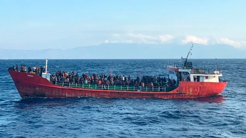 Yunanistan Girit’te 76 göçmeni gözaltına aldı, insan kaçakçıları yeni rotalar arıyor