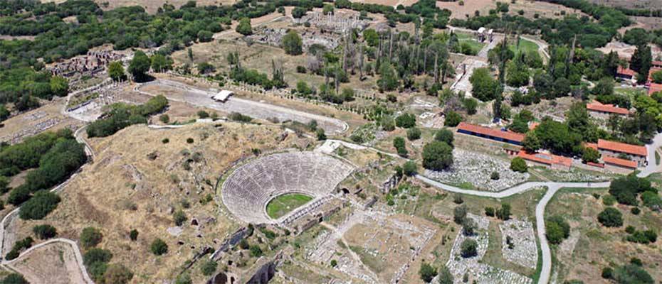 Afrodisias Antik Kenti’nde Beylikler Dönemine Ait Pazar Yeri İzleri Keşfedildi