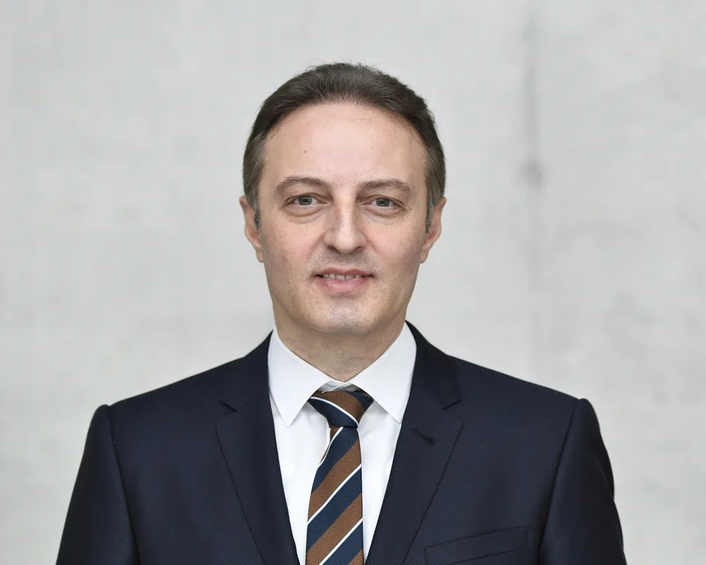 Macit Karaahmetoğlu: “Solingen’deki Saldırı Almanya’yı Yasa ve Öfkeye Boğdu”