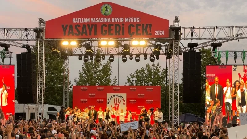 Hayvanseverler: “Katliam yasasını geri çek”