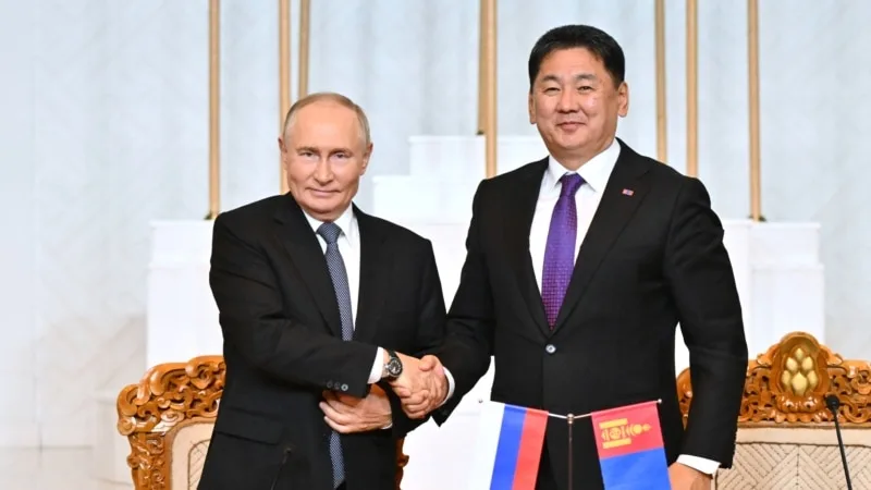 Moğolistan’ı ziyaret eden Putin, Uluslararası Ceza Mahkemesi’nin tutuklama emrine meydan okudu