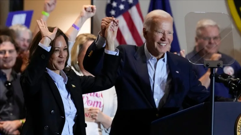 Biden ilk defa Harris’in seçim kampanyası mitingine katıldı