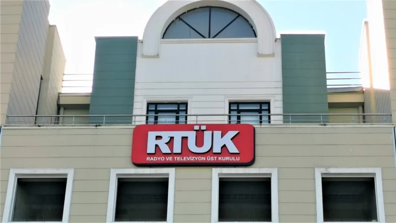 YouTube yayıncıları tepkili: “Bu düz sansür”