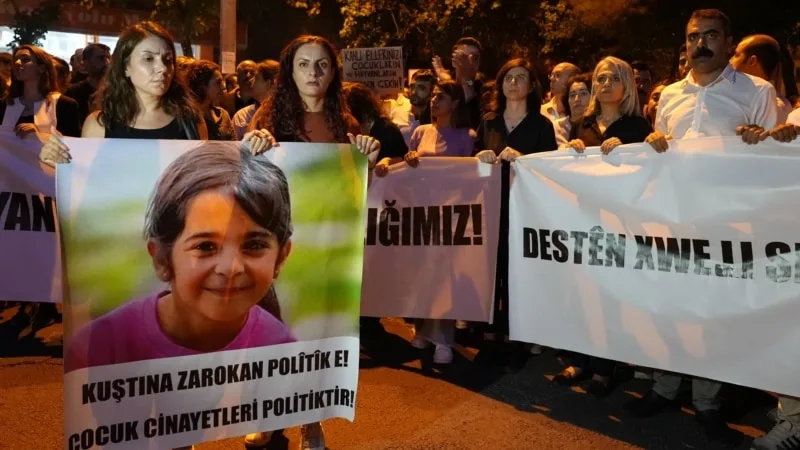 Diyarbakır 19 gündür kayıp olan Narin’in öldürülmesini protesto etmek için sokağa döküldü