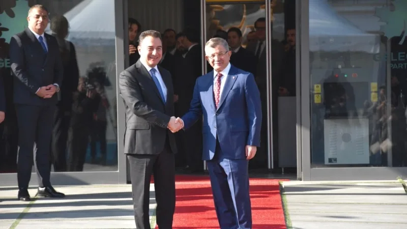 DEVA ve Gelecek partilerinin birleşme çabası ne anlama geliyor?