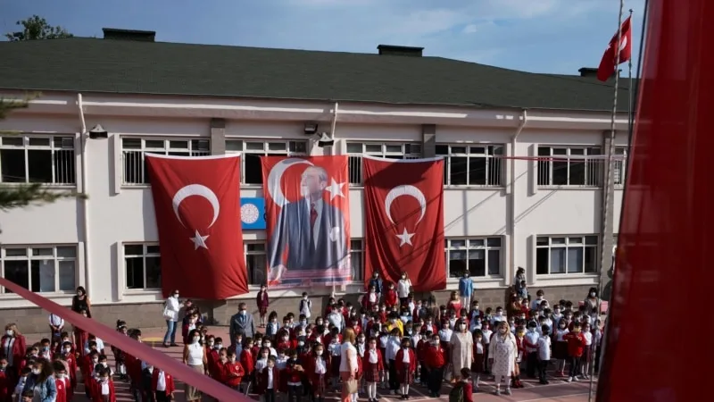 Eğitim bütçesi kaynaklı sorunlar ve öğretmen ihtiyacına tepkiler sürüyor