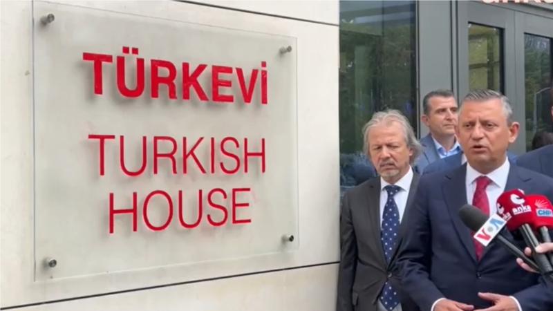Özgür Özel’in New York’taki Türkevi açıklaması nasıl tartışma yarattı?