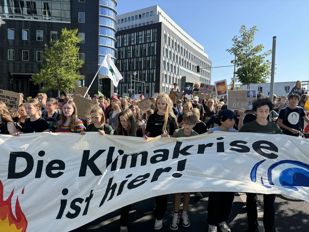 Çevreciler hükümetin iklim politikasını protesto etti