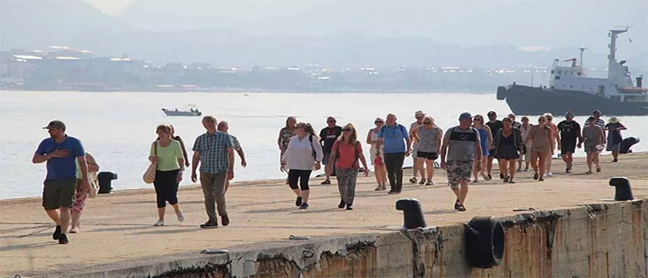 Alanya’ya Marella Discovery kruvaziyeri 1743 yolcu getirdi