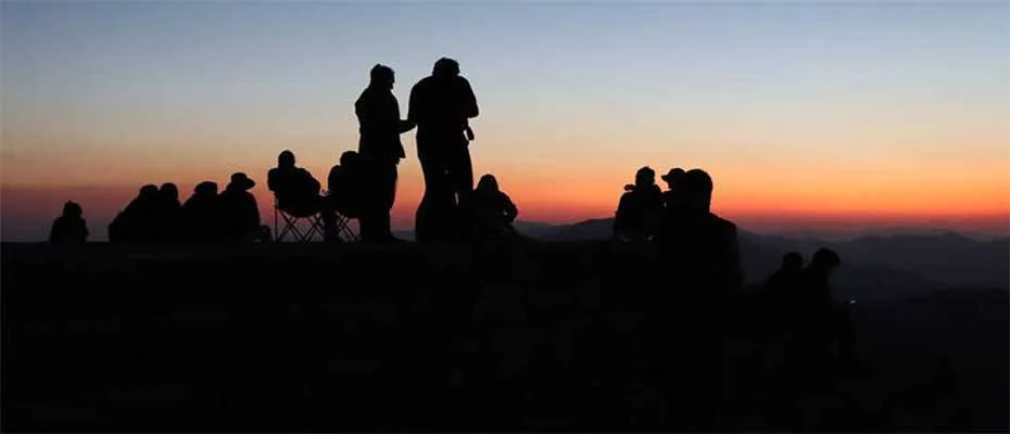 Nemrut’ta turist yoğunluğu yaşanıyor