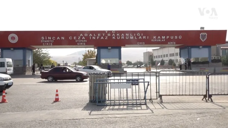 Sinan Ateş davasında gazetecilere tehdit işareti ve “FETÖ’cü” suçlaması 