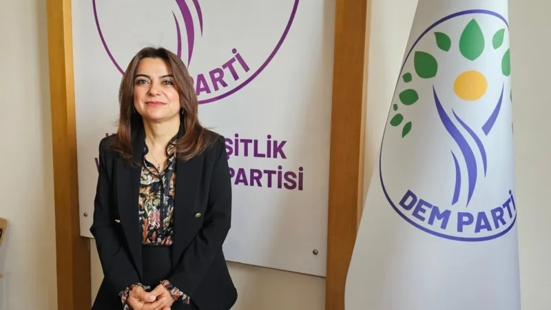 DEM Parti, Bahçeli’nin tokalaşmasını “stratejik hamle” olarak yorumladı