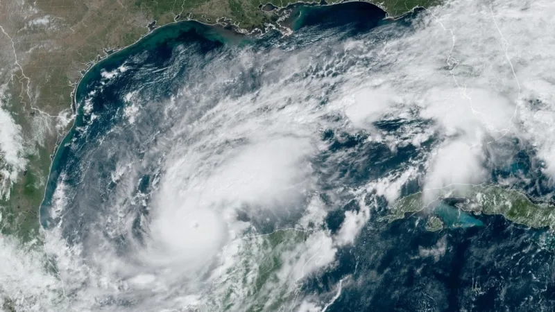 Florida’nın batı kıyısına yaklaşan Milton Kasırgası’nın şiddeti Kategori 5’e yükseldi