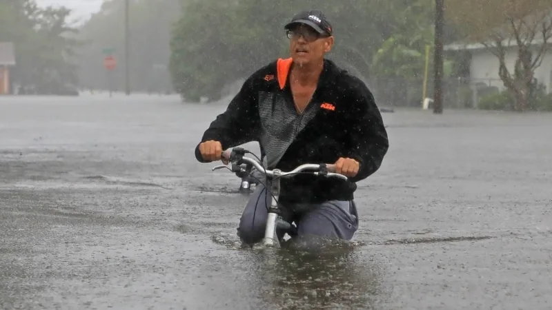Florida toparlanmaya çalışırken uzmanlardan “Kasırgalarla ilgili dezenformasyon halkı tehlikeye atıyor” uyarısı