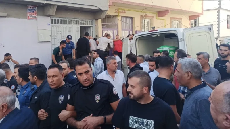 Gaziantep’te bipolar hastası olduğu ileri sürülen şahıs, 4 çocuğunu ve eşini öldürdükten sonra intihar etti