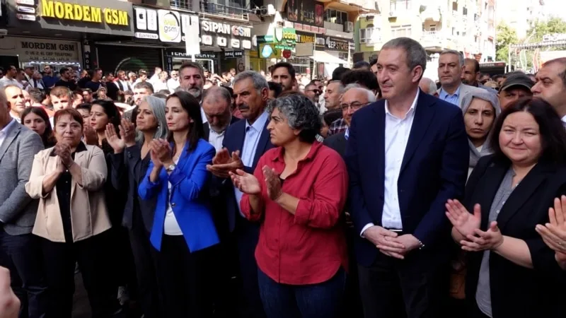 6 gözaltı, milletvekilleri hakkında suç duyurusu