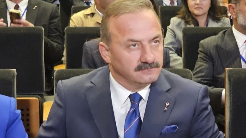 Ağıralioğlu milliyetçi-muhafazakar çizgide Anahtar Parti’yi tanıttı: “Öcalan’la çözüm önerilemez”