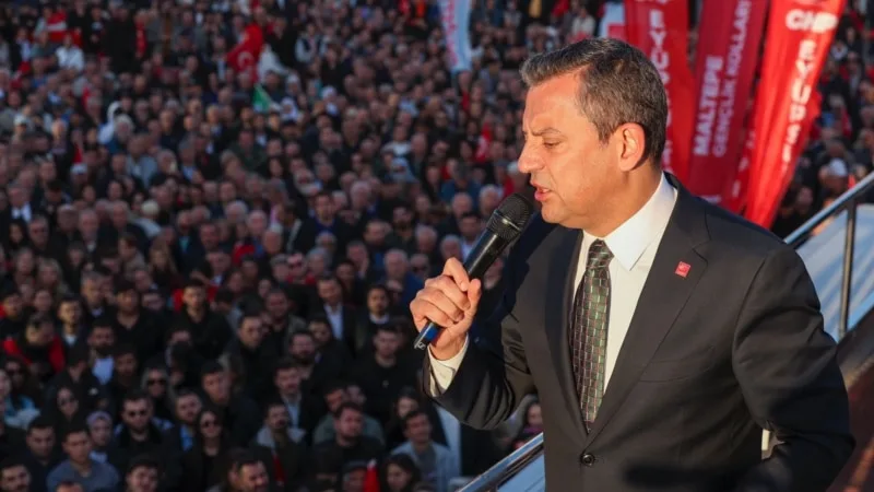 CHP, Esenyurt Meydanı’nda iktidara erken seçim için “hodri meydan” dedi
