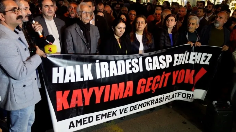 Esenyurt Belediyesi’ne kayyum atanması Diyarbakır ve Gaziantep’te protesto edildi