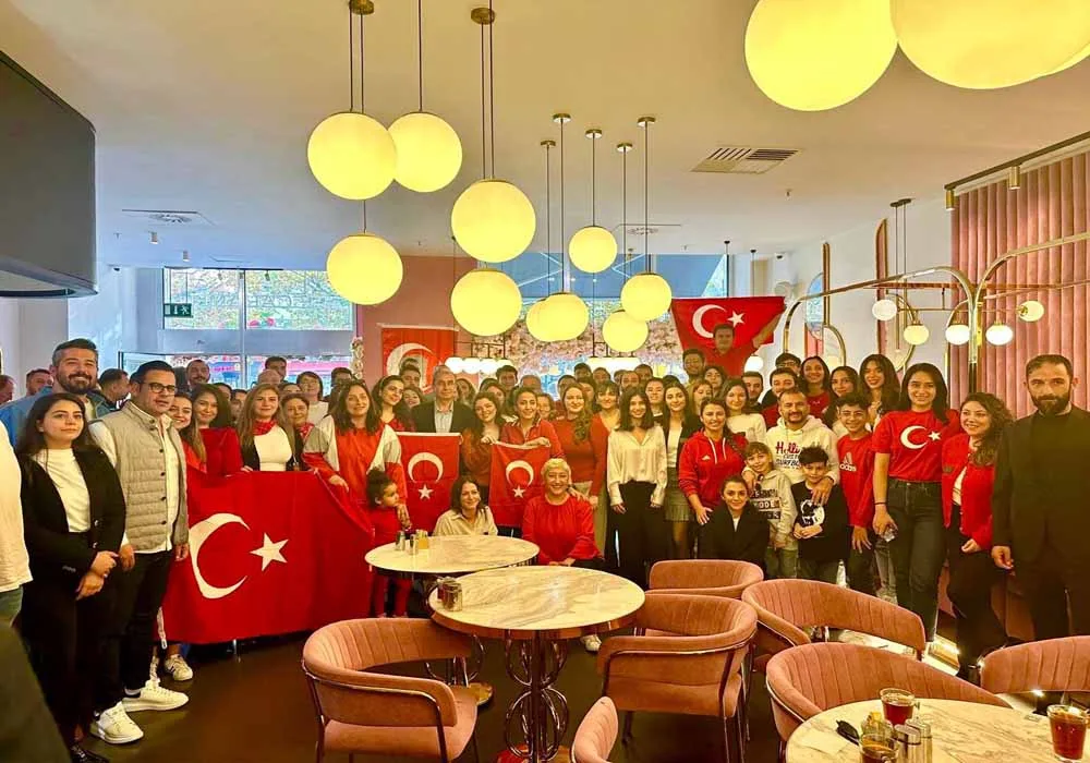 Türk Expatlar Almanya’da Cumhuriyetimizin 101. Yılını 20 Şehirde Coşkuyla Kutladı