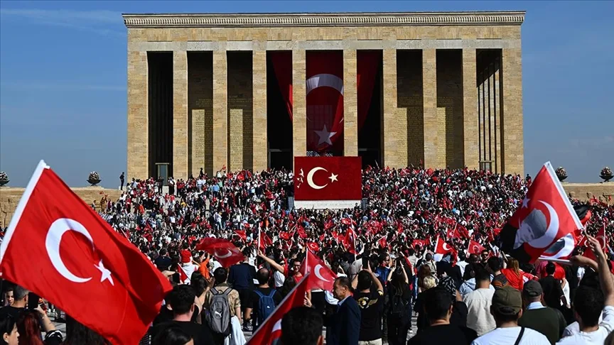 Cumhuriyet’in 101. yılı kutlanıyor