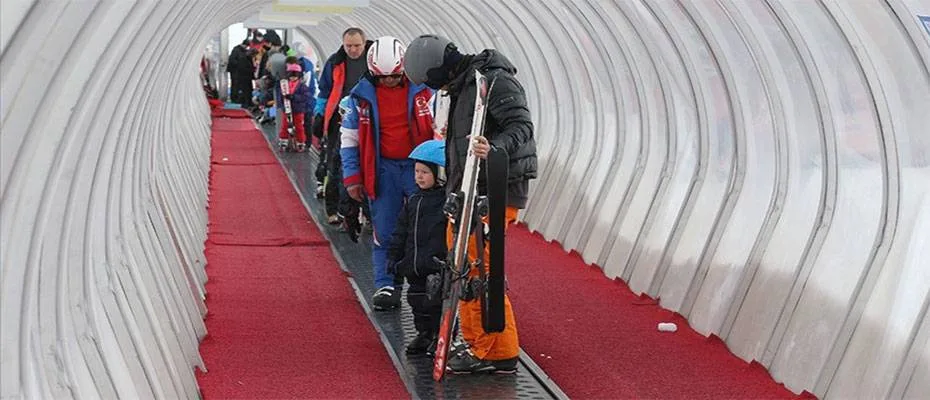 Erciyes Kayak Merkezi’ne kar yağdı
