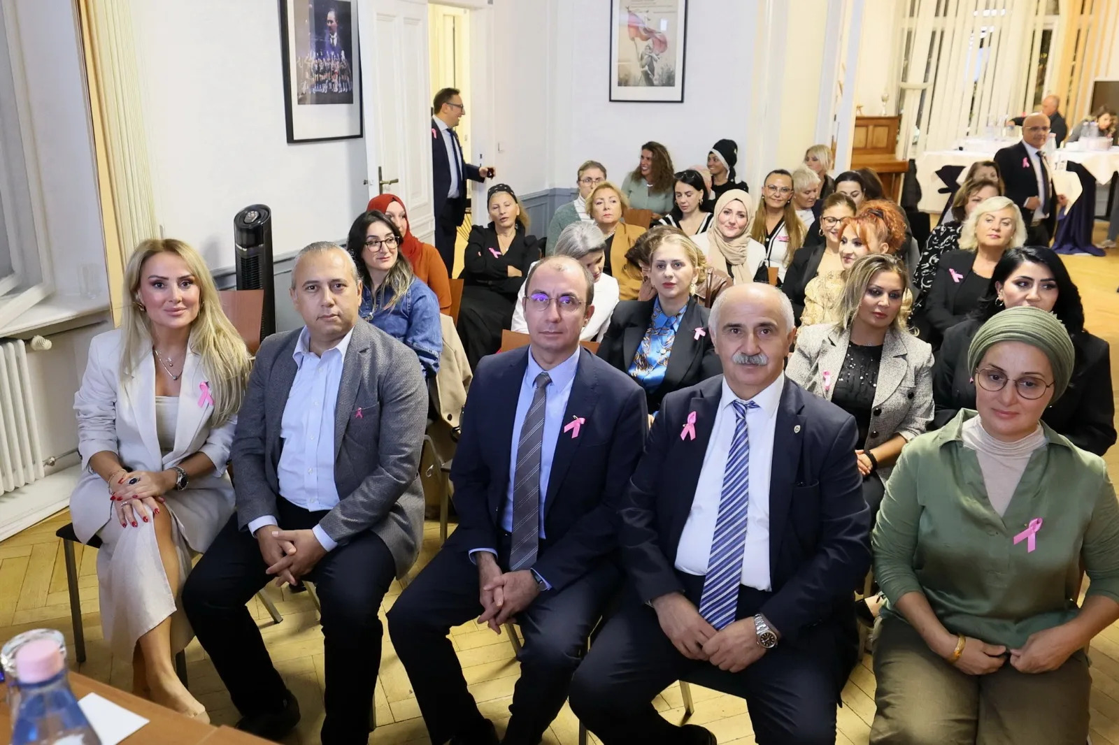 Berlin’de Meme Kanseri Farkındalığı İçin Sağlık Paneli Düzenlendi