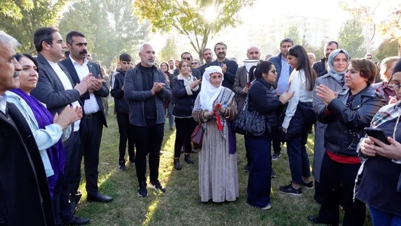 Diyarbakır’da DEM Parti’den kayyumlara karşı nöbet eylemi