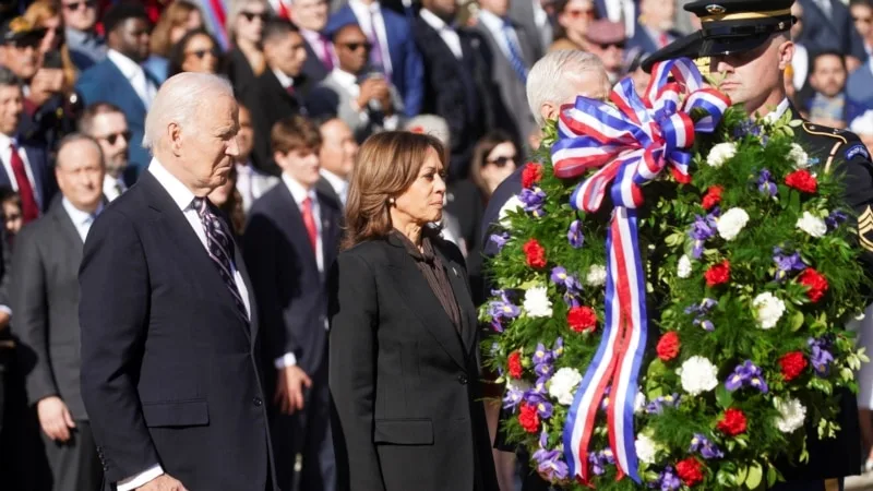 Harris seçim yenilgisinden bu yana ilk kez Biden’la yanyana geldi
